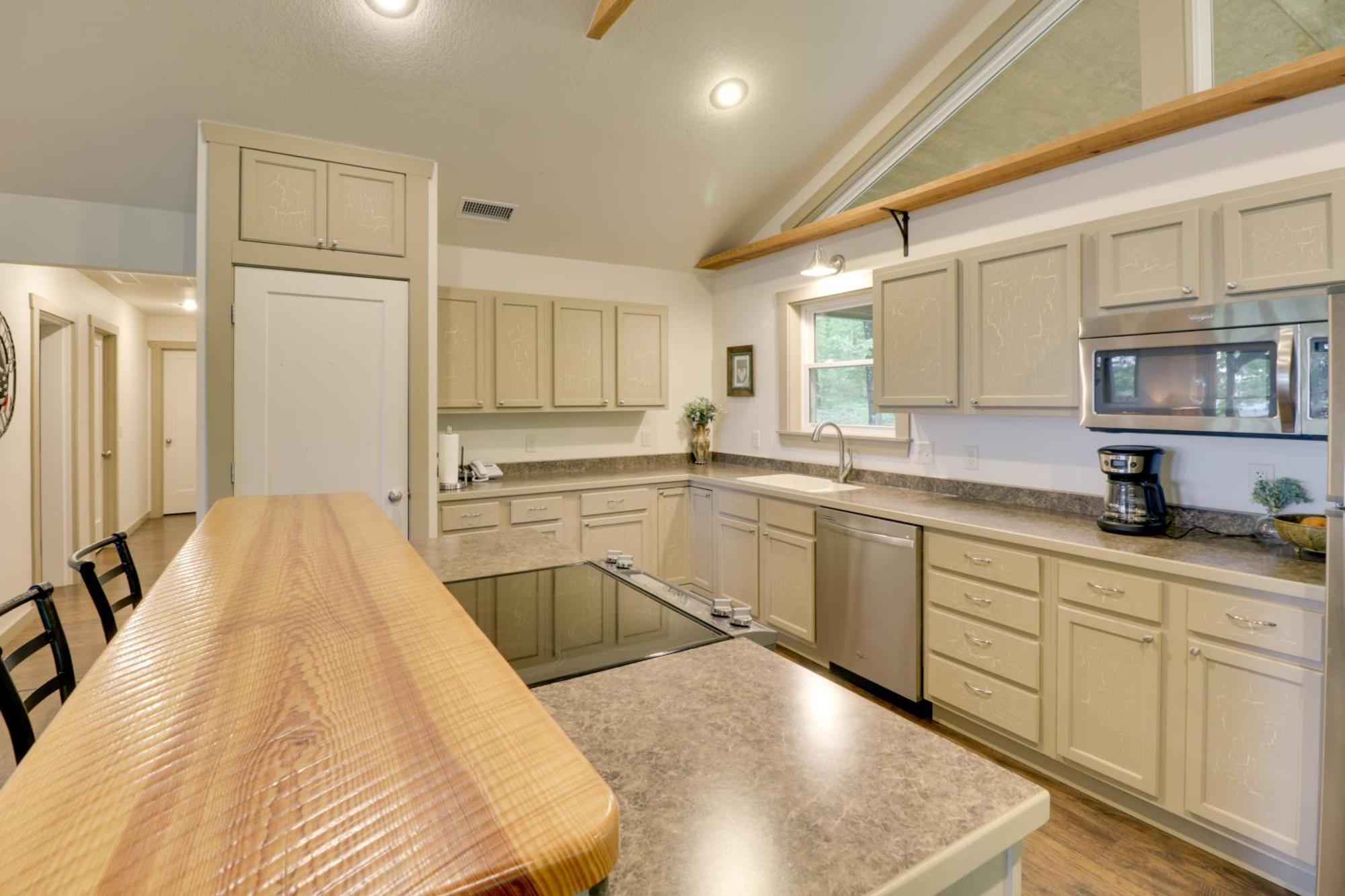 Spacious And Elegant Mountain View Cabin With Deck! Eksteriør bilde